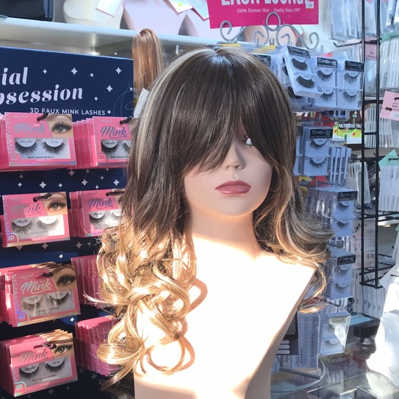 Wigs - Picture 3 of 8